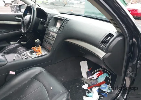 2015 Infiniti Q40 z USA, uszkodzony, nr VIN JN1CV6AR5FM521153